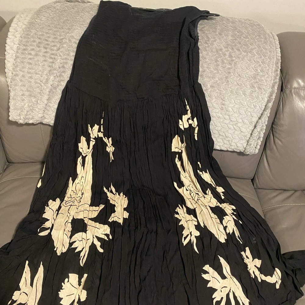 Dress - Picture 2 of 2